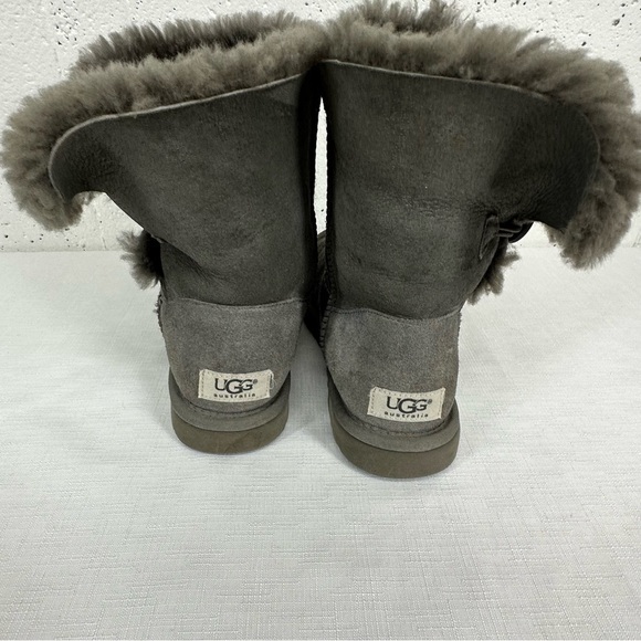UGG Size 6 Bailey Button Gray Suede Shearling Boots - Picture 4 of 17